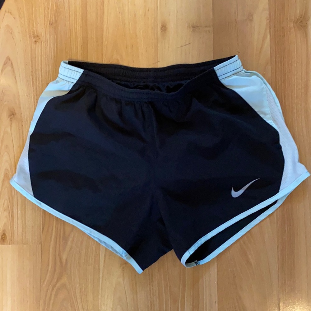 Nike Women's Dry Tempo Running Shorts